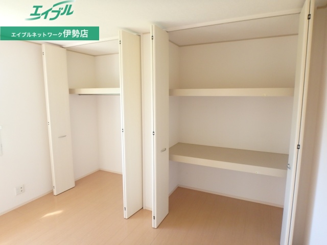 収納　同型参考写真