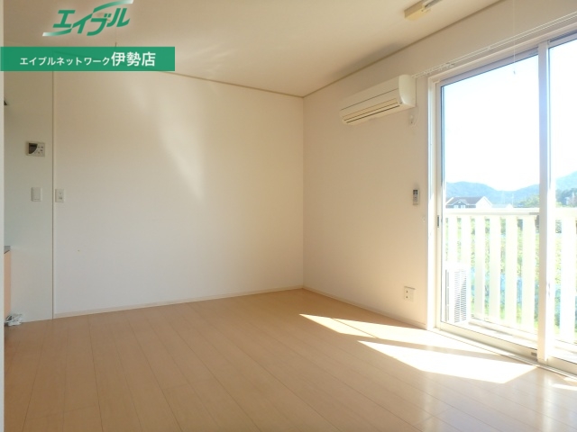 居室・リビング　同型参考写真