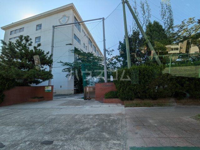 中学校　市川市立第七中学校（中学校）まで959m