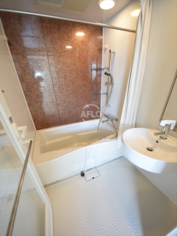 バス・シャワールーム　クリスタルブライト本町東　浴室