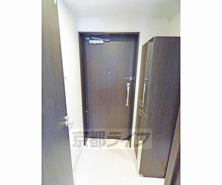 玄関　広々とした玄関です。