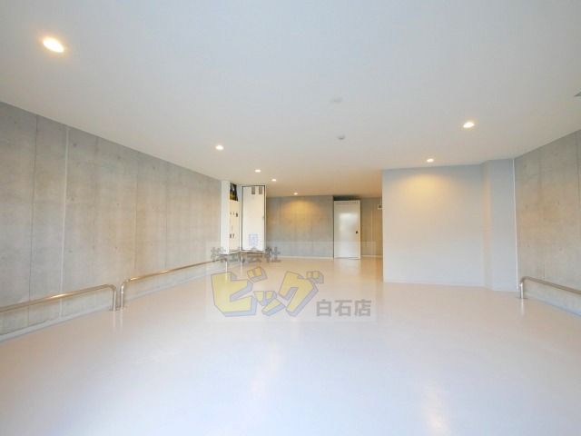 その他共有部分　屋内駐輪場だから雨の日でも心配ありません♪