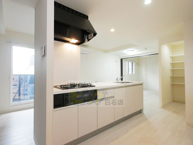 キッチン　人気で使用しやすい対面型システムキッチンです♪