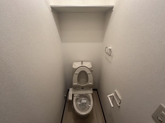 トイレ　※同物件別号室の写真になります