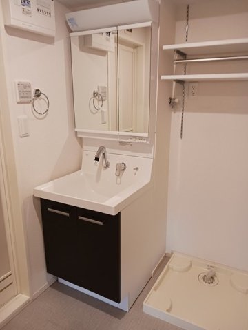 洗面設備　コンパクトで使いやすい洗面所