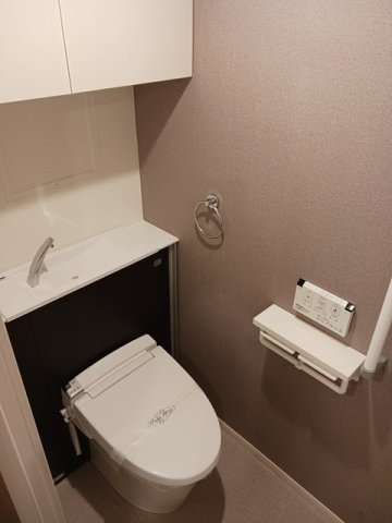 トイレ　清潔感のあるトイレです