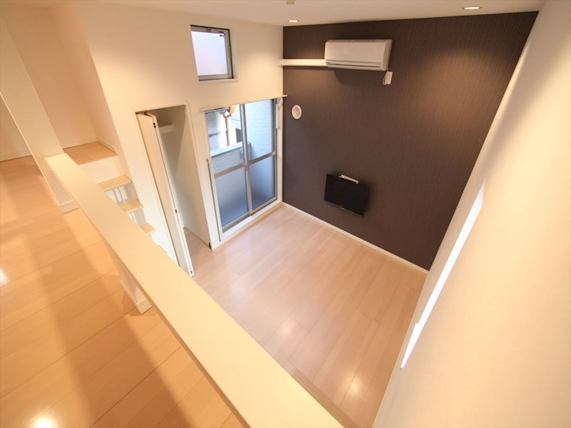 バルコニー　洋室6帖　ロフト6.7帖（収納にも寝室にも使用できます）