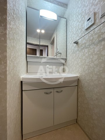 洗面設備　Luxe玉造南　独立洗面台