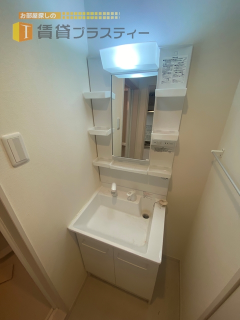 洗面設備　朝の身支度もはかどります。