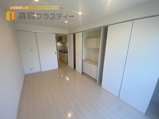 居室・リビング　室内にデッドスペースを造らない引戸仕様。