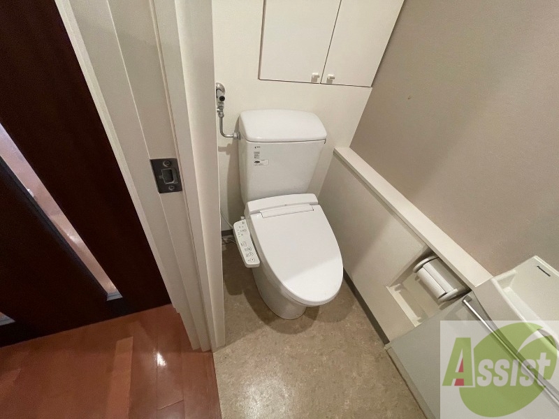 トイレ　トイレです。ウォシュレット付を探している方、おすすめです。