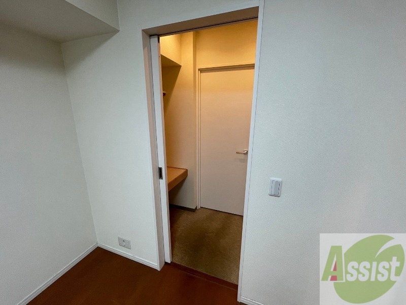 収納　寝室の収納です。部屋がすっきり片付きます。