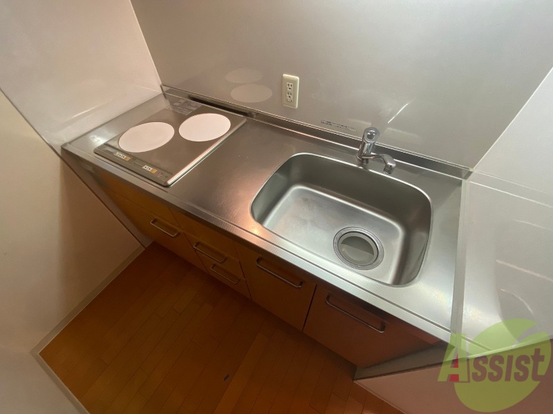 キッチン　ＩＨクッキングヒーターが設置されていて、便利ですね～。