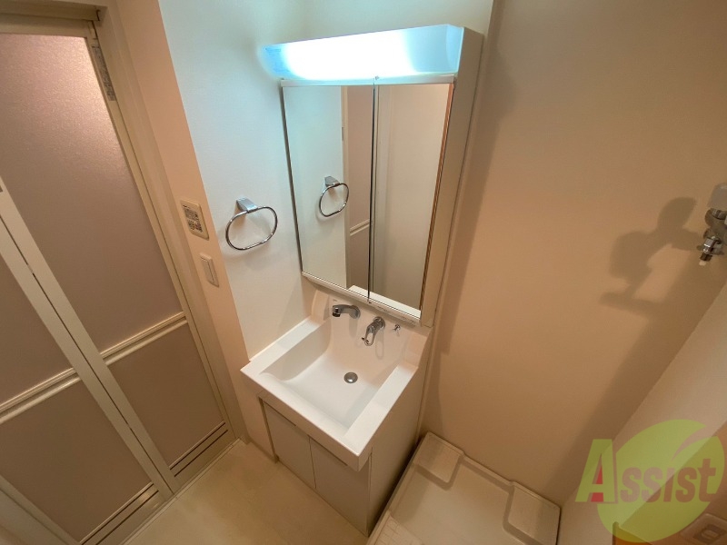 洗面設備　洗面台。身支度にはかかせないですよね～。