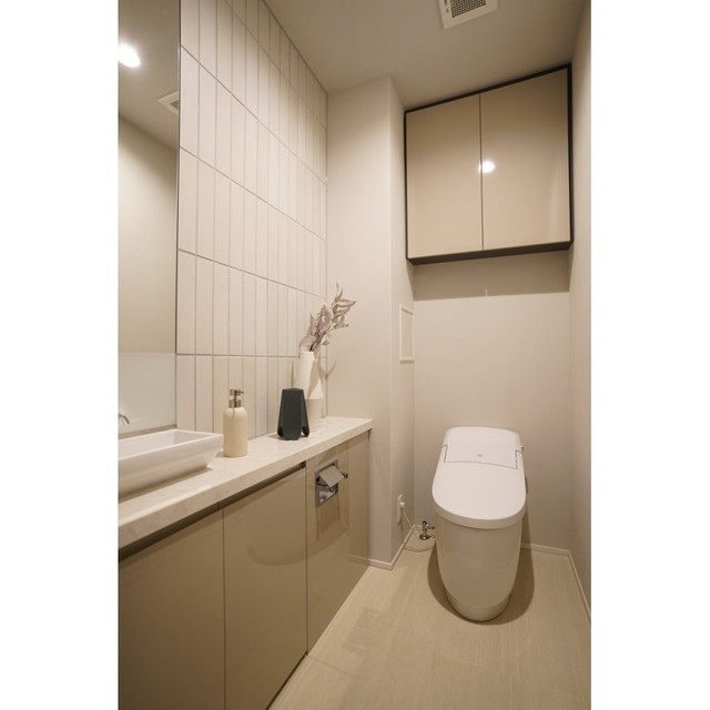 トイレ　※写真は同タイプ住戸です。