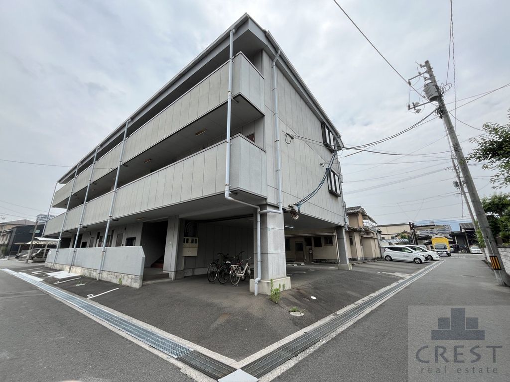 建物外観　駐車場