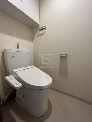 トイレ　プレサンス北浜レガーロ　温水洗浄便座