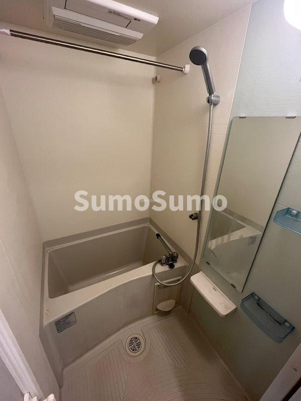 バス・シャワールーム　コンパクトで使いやすいお風呂です