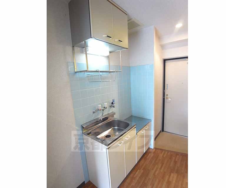 キッチン　収納も多めになってます。