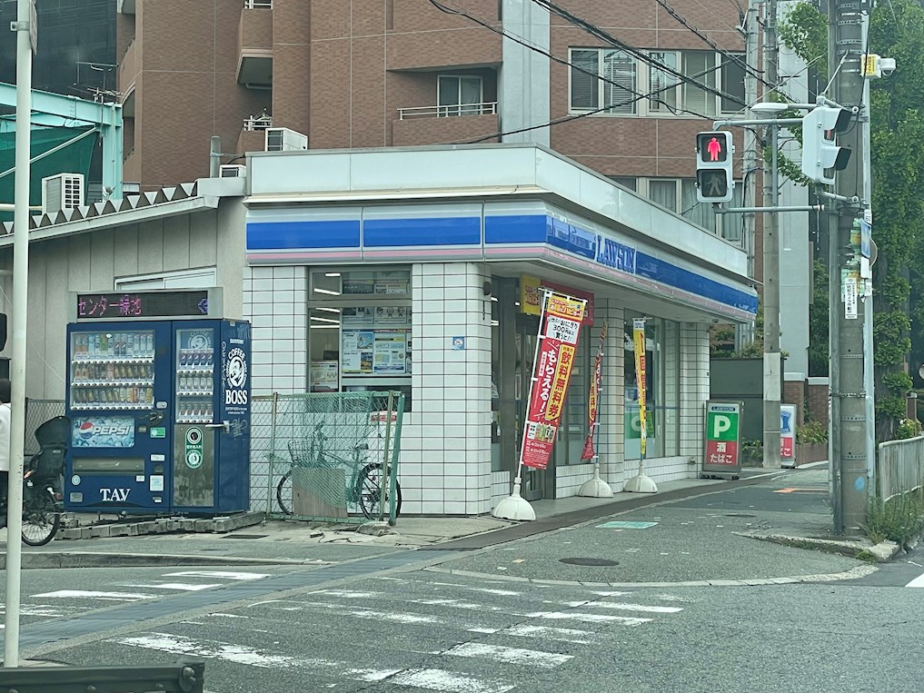 コンビニ　ローソン 江坂町四丁目店（コンビニ）まで80m