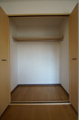 収納　「ハンガーパイプつきクローゼット」