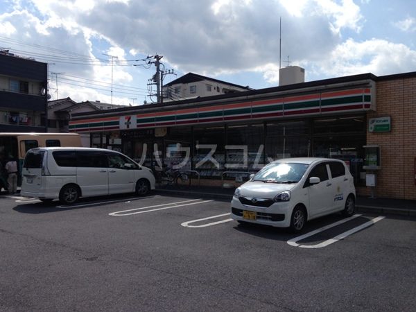 コンビニ　セブン-イレブン所沢市民体育館前店（コンビニ）まで158m