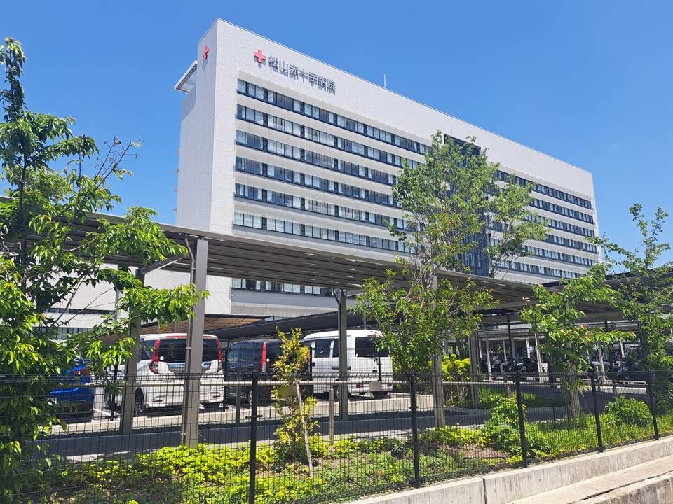 病院　松山赤十字病院（病院）まで261m