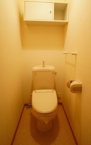 トイレ　清潔感のあるトイレです