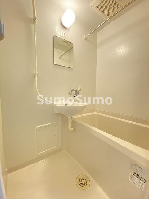 バス・シャワールーム　ゆったり過ごせるお風呂です