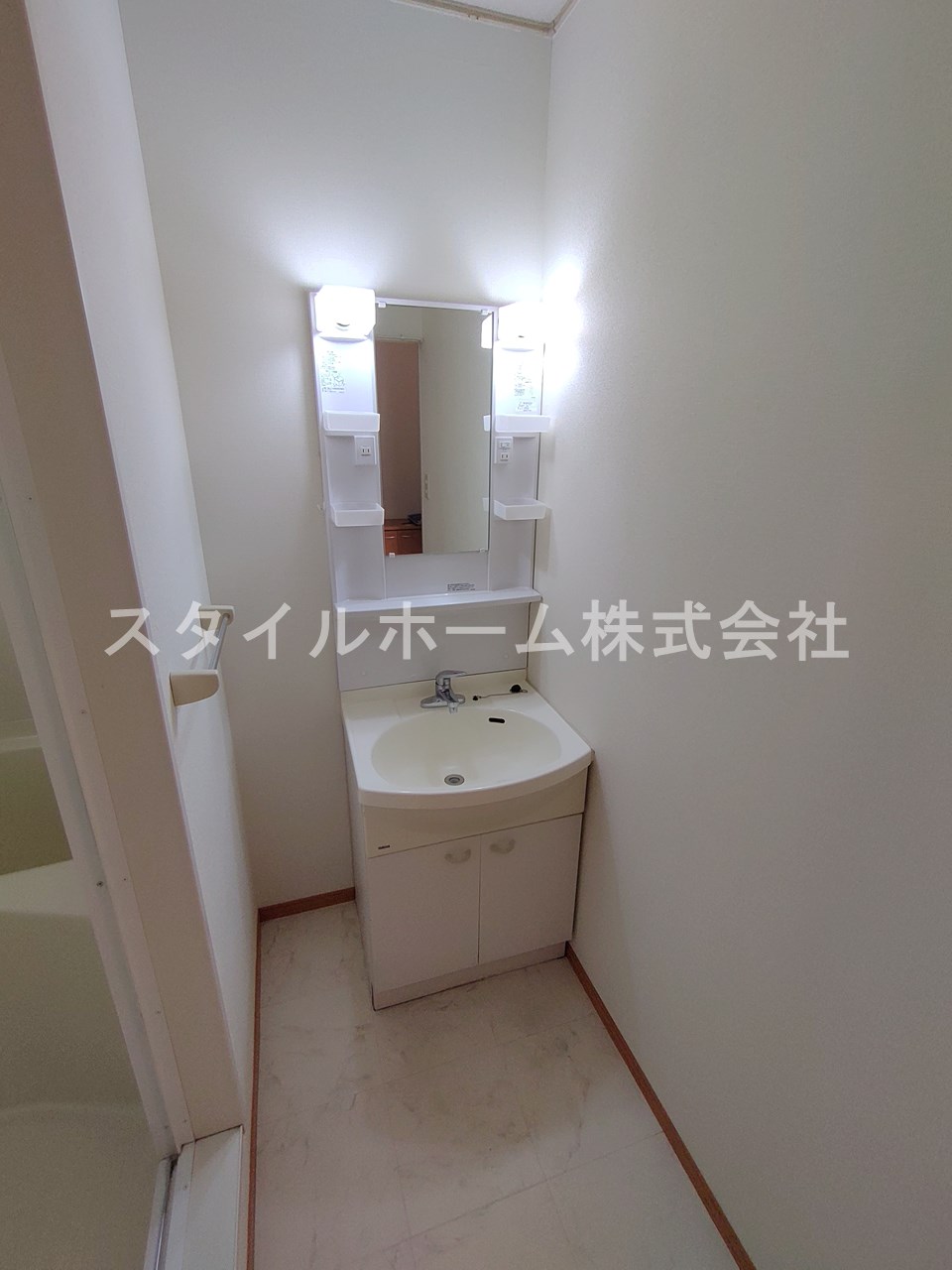 洗面設備　別部屋写真です。