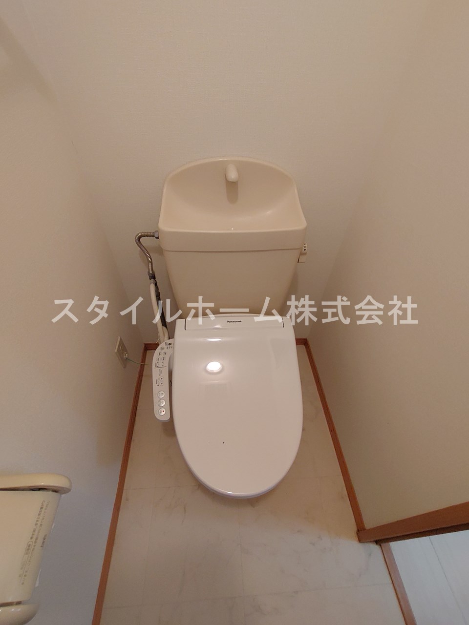 トイレ　別部屋写真です。