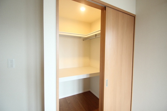 収納　※別部屋の写真です