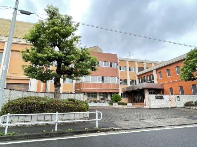 中学校　港明中学校（中学校）まで571m