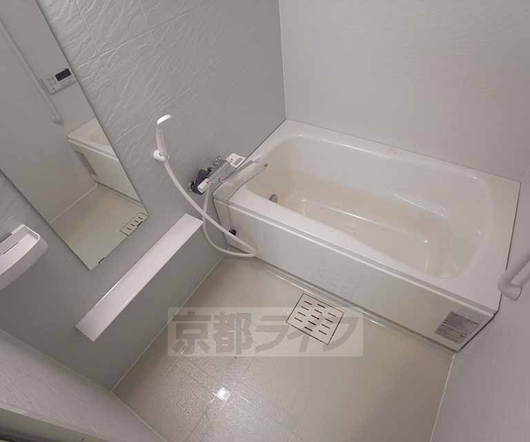 バス・シャワールーム　追いだき付きバスです。