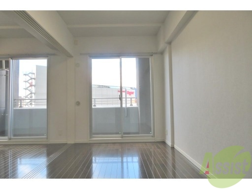 その他部屋・スペース　寝室も広さがしっかりあります。明るいお部屋ですよねー。