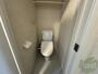 トイレ　トイレはウォシュレット機能付きです。安心して使用できますね。