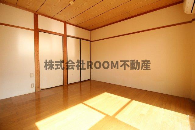 その他部屋・スペース　広くて明るい寝室