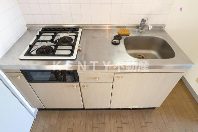 キッチン　コンパクトなキッチンで掃除もラクラク