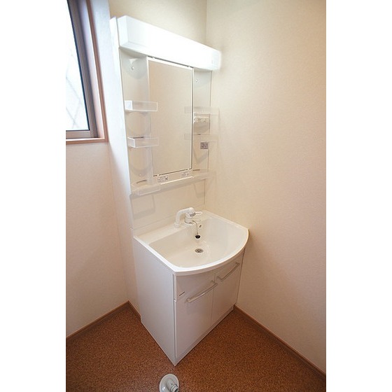 洗面設備　シャワー付き