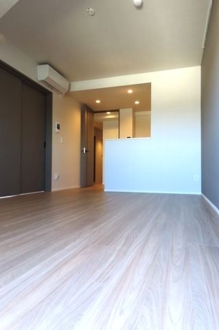 居室・リビング　☆明るい洋室☆