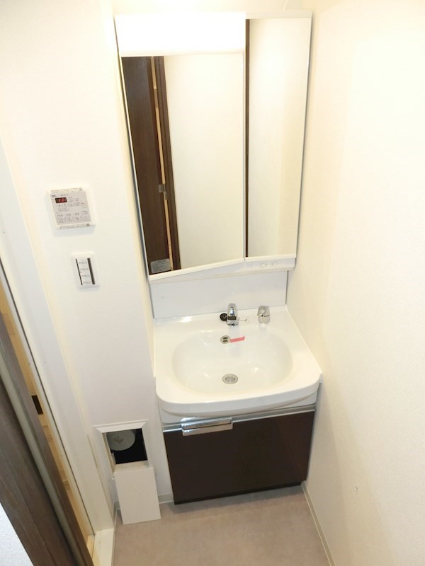 洗面設備　※実際のお部屋には家具家電が付きます