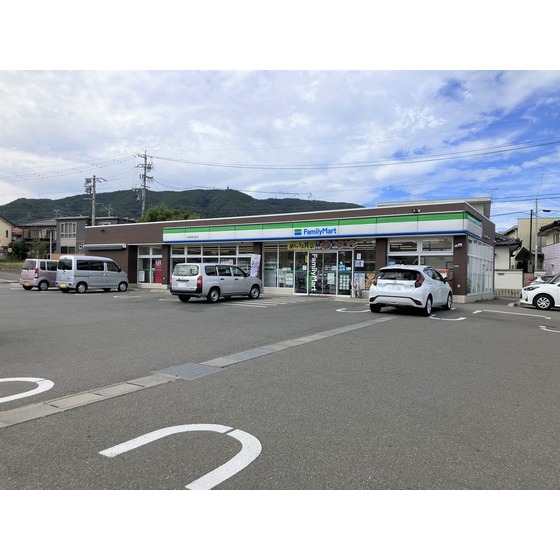コンビニ　ファミリーマート長野若槻大通り店（コンビニ）まで491m