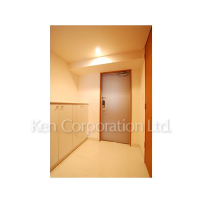 玄関　同タイプ22階のお部屋を撮影。仕様が異なることがあります。