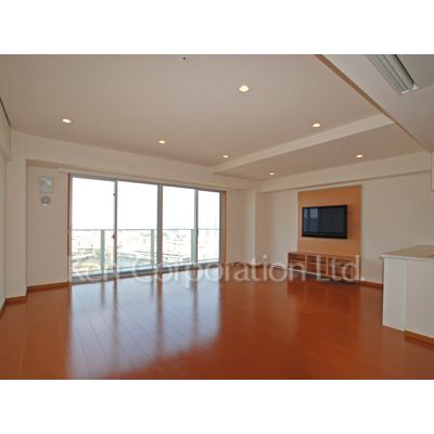 居室・リビング　同タイプ22階のお部屋を撮影。仕様が異なることがあります。