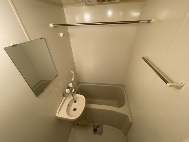 バス・シャワールーム　ゆったり過ごせるお風呂です