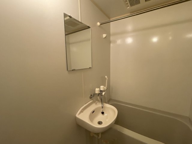 洗面設備　過ごしやすい室内です