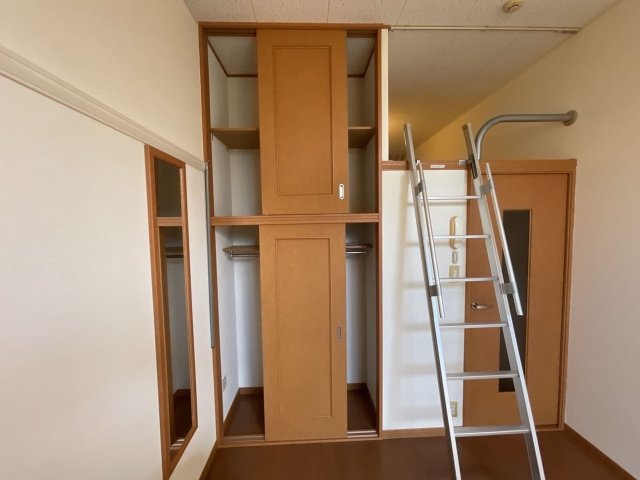 収納　おしゃれな内装です