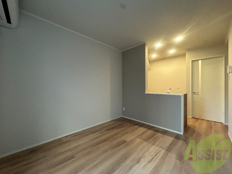 居室・リビング　８．５帖のＬＤＫです。広々としてきれいですね。