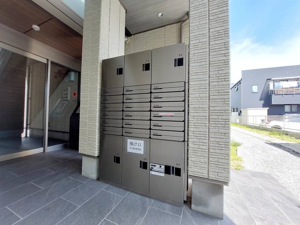 エントランス　宅配ボックス