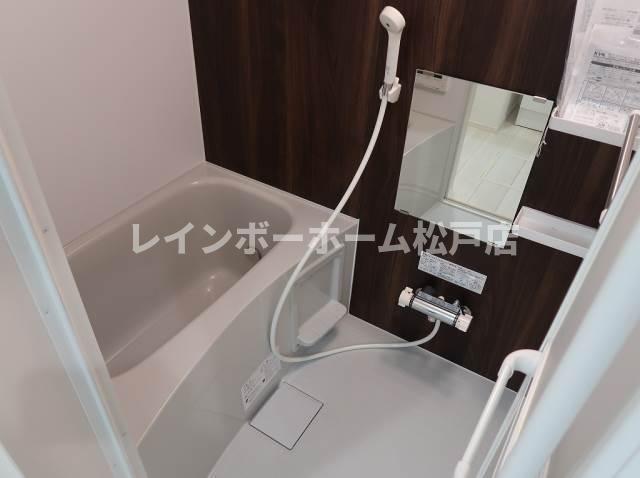 バス・シャワールーム　ゆったり過ごせるお風呂です